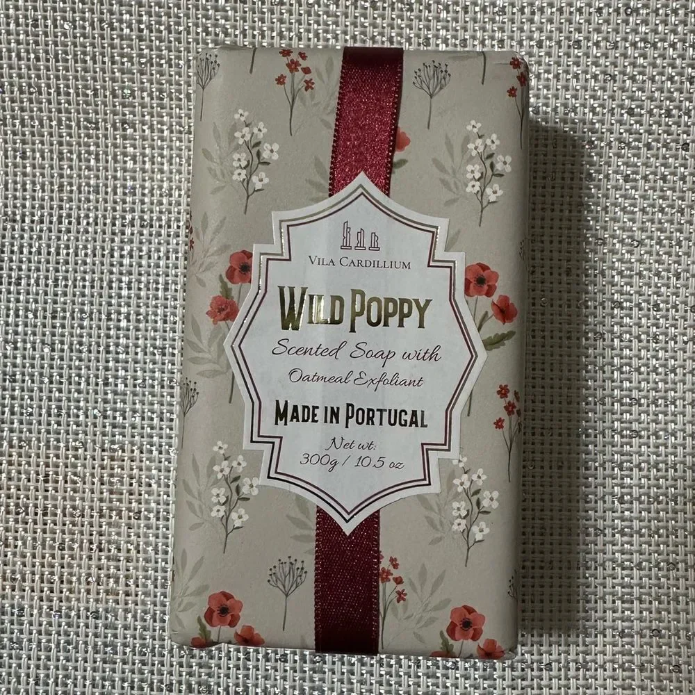 Vila Cardillium Wild Poppy Scented Soap with Oatmeal Exfoliant 1 Bar